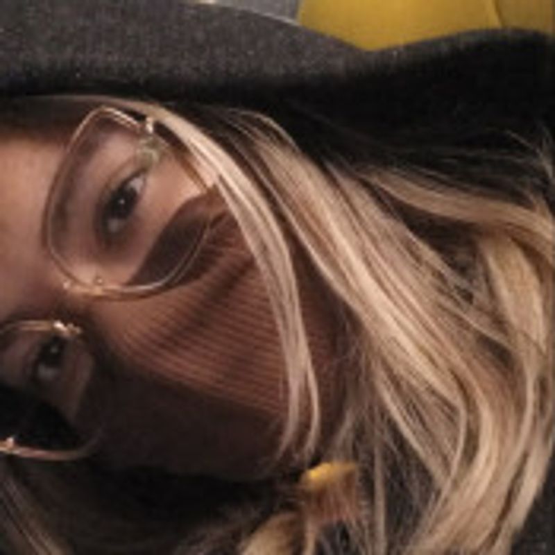 Julia Santos Andrade picture