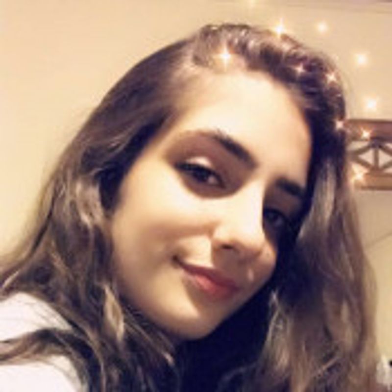 Larissa De Oliveira picture