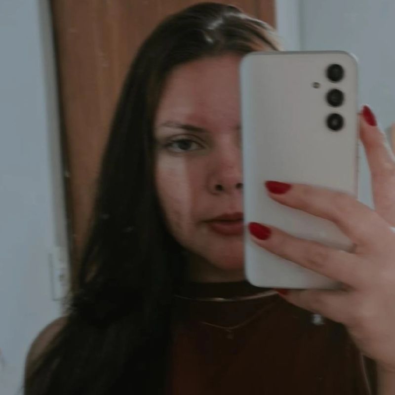 Débora Valentim picture