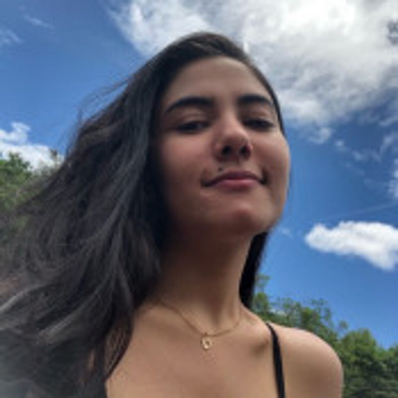 Isabelle Araújo picture