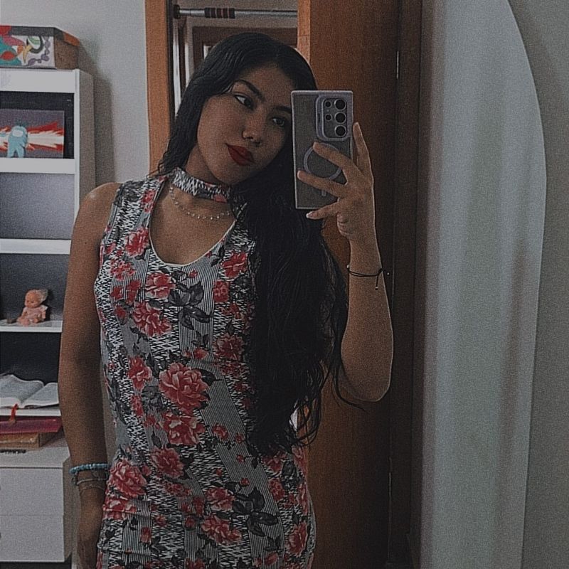 Yasmin Santos picture