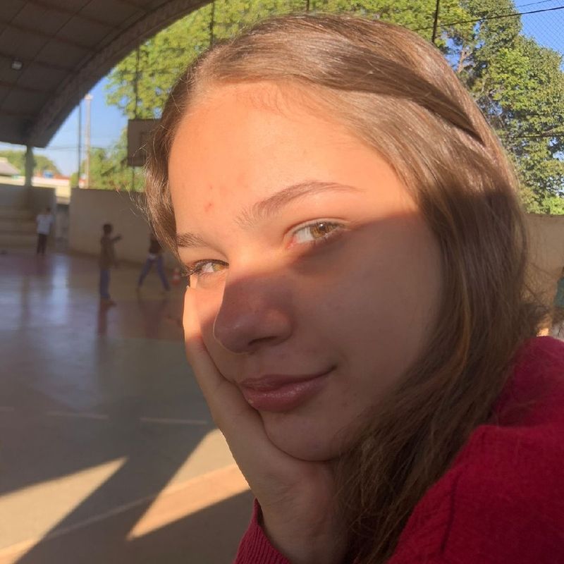Julia Oliveira  picture