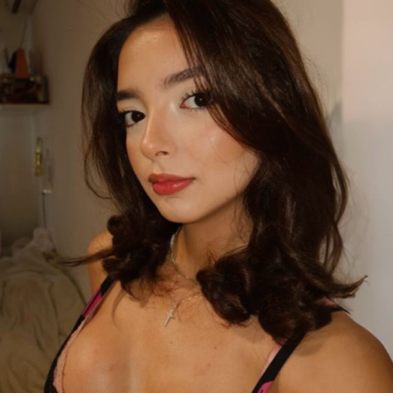 Emmily Santos picture