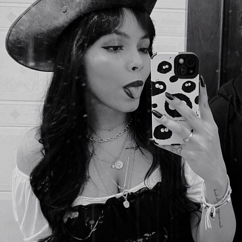 Thayna Oliveira picture