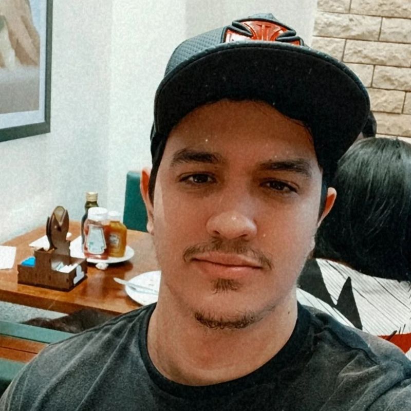 Henrique Teixeira picture