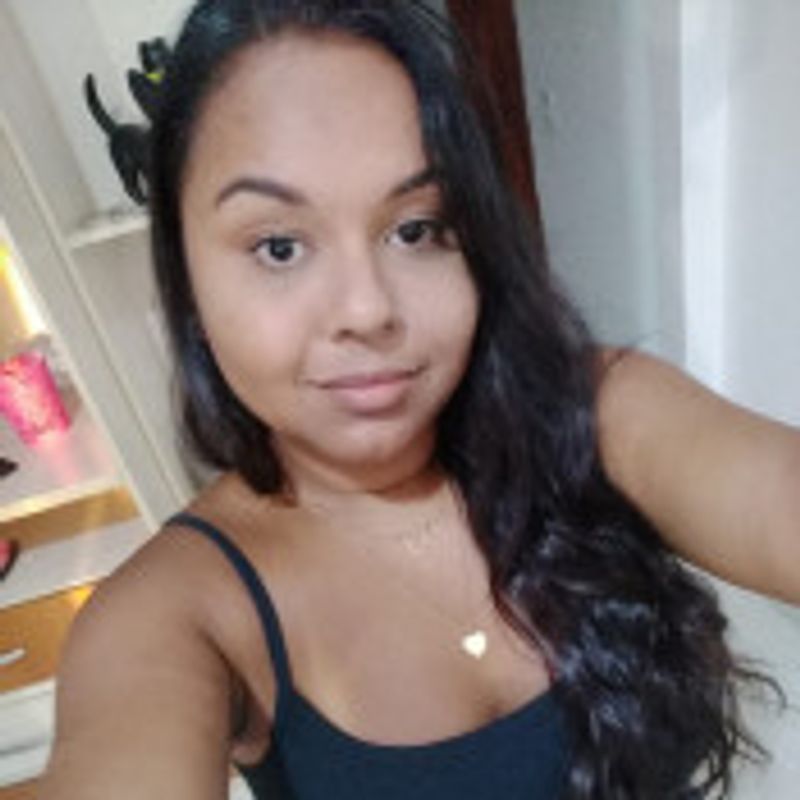 Juliana @estantenuminosa picture