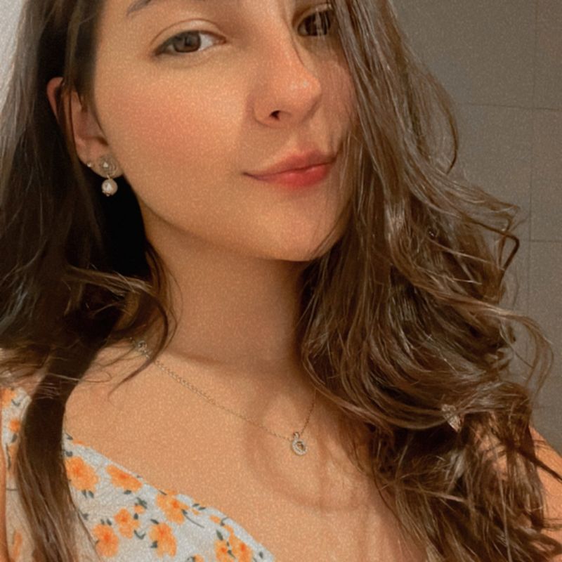 Gabriela Souza picture