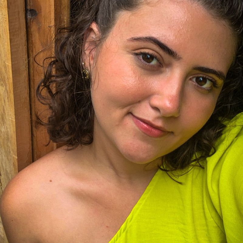 Naara Brum Oliveira picture