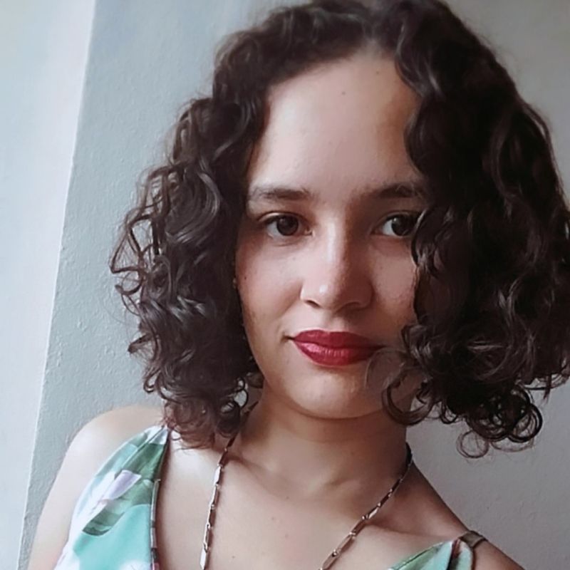 Tayna Souza picture