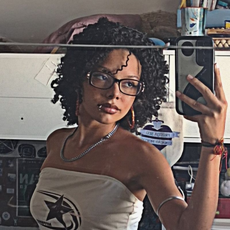ellen karoliny picture