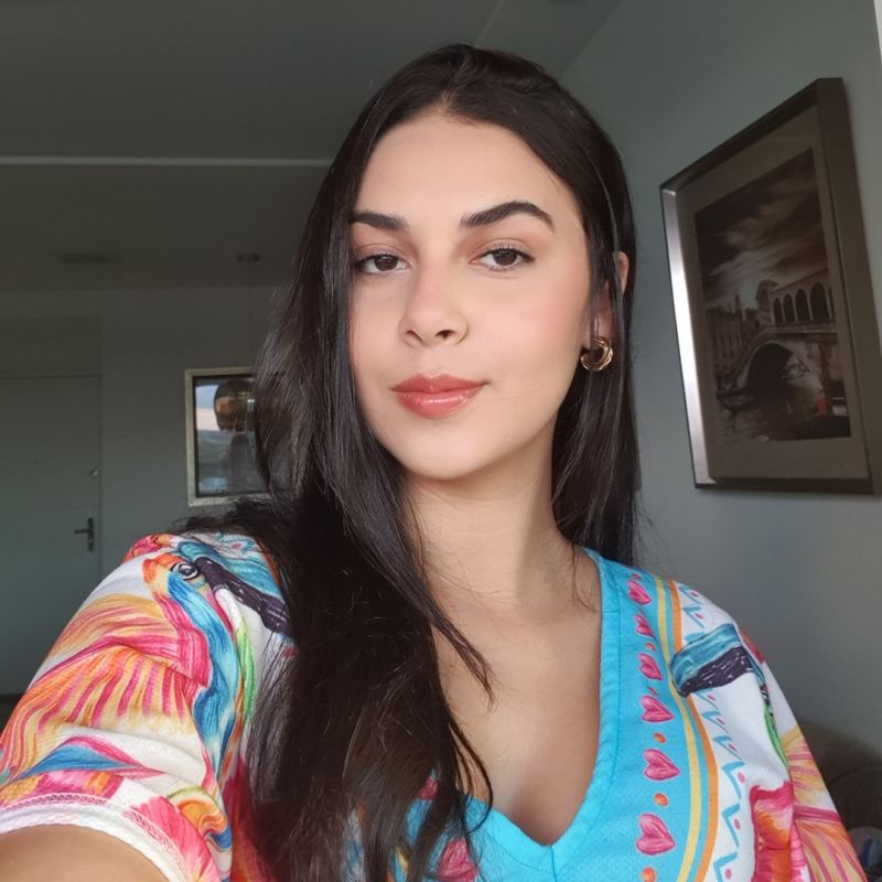 Júlia Siqueira picture