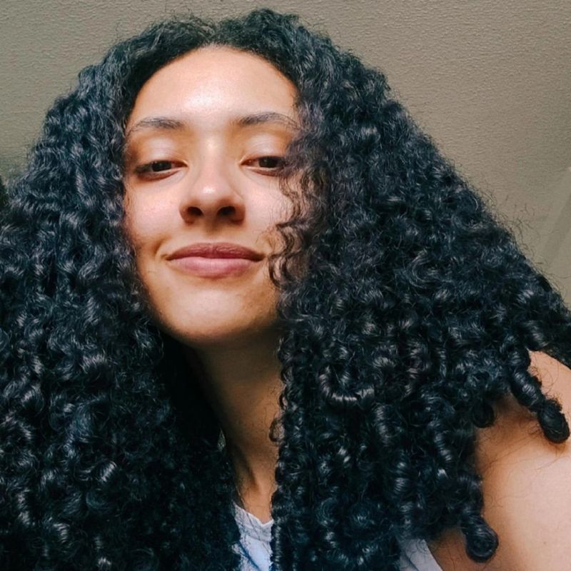 Danielle Oliveira picture