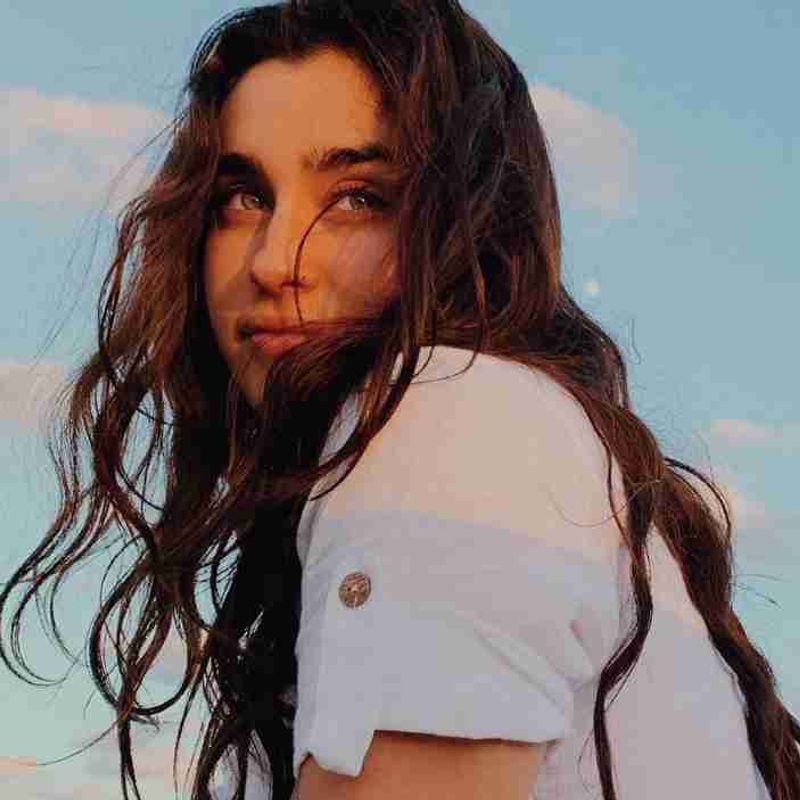 Lari Andrade picture