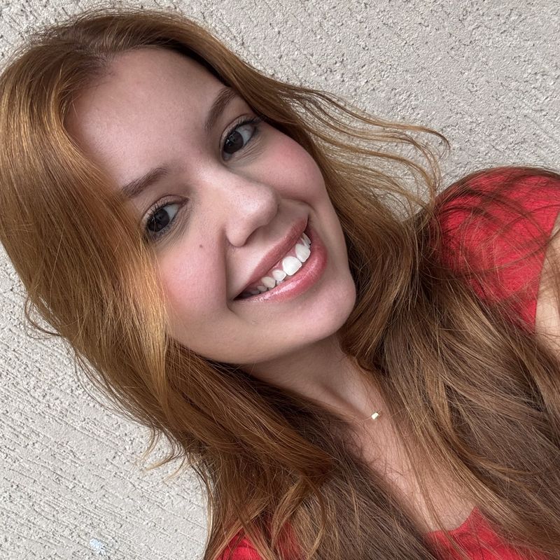 Beatriz Araujo picture