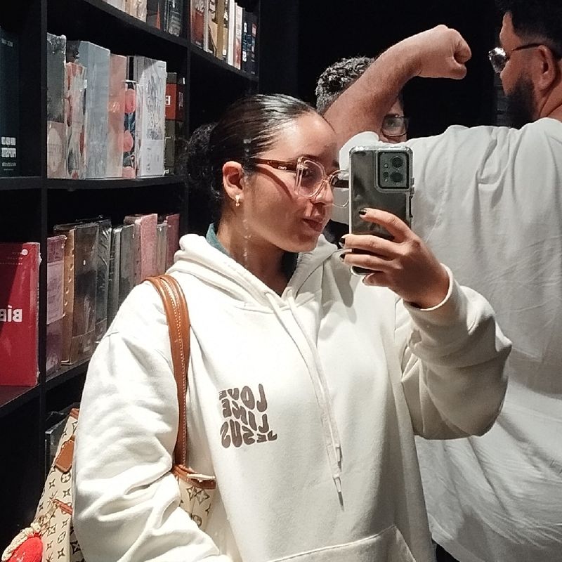 Kely Oliveira picture