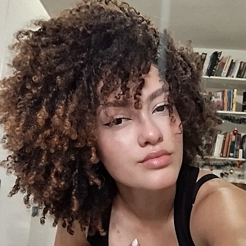 Julia Silva picture