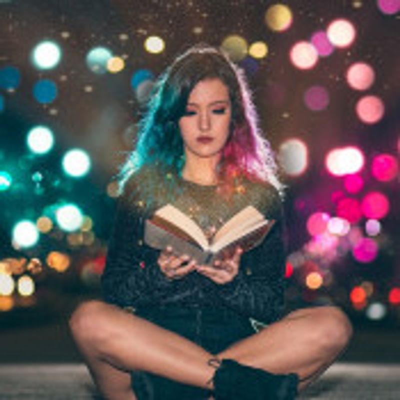 Revelando livros  picture