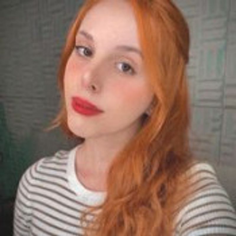 Thais Garrido picture