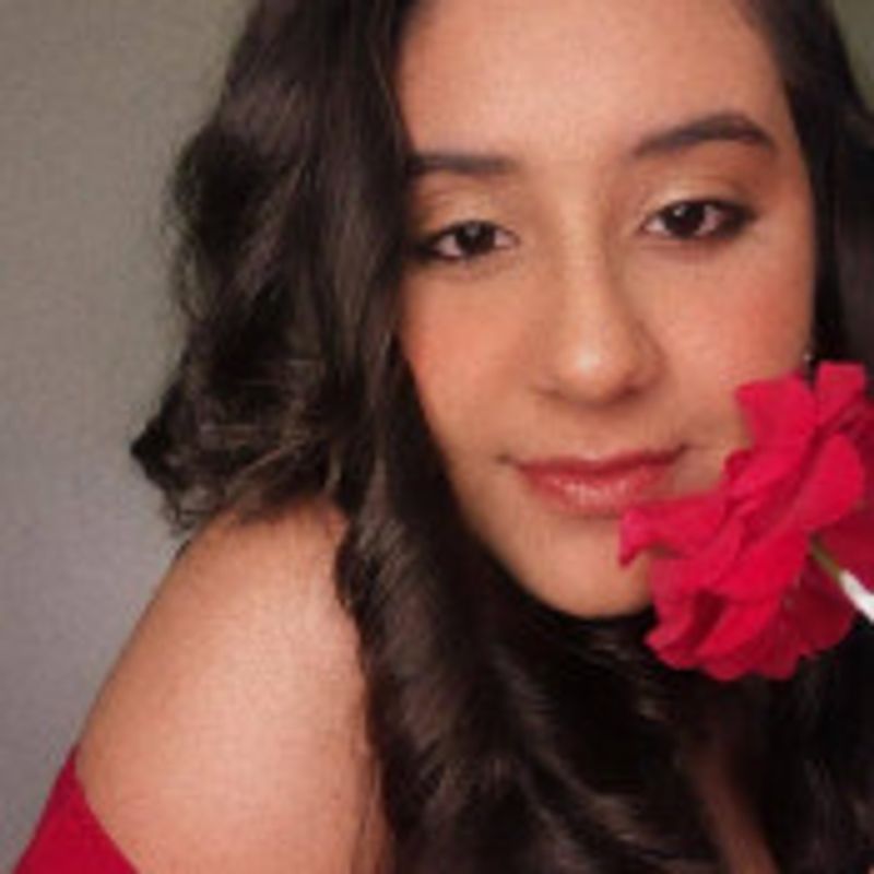 Larissa Smanioto  picture