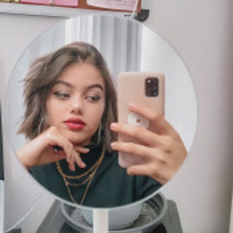 Luana Narok picture