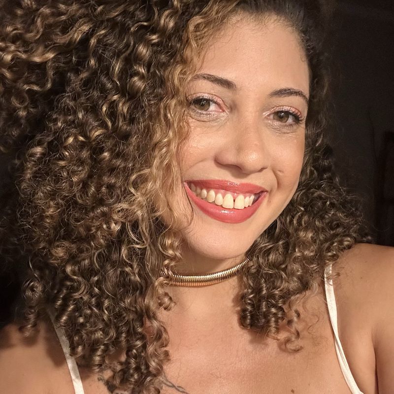 Marcela Benevides picture
