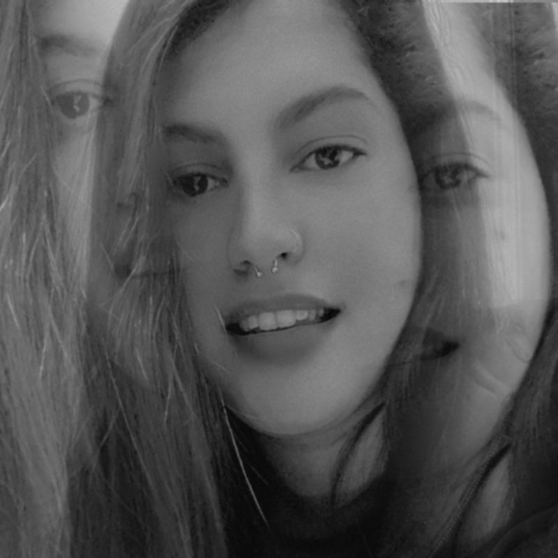 Taís Oliveira picture