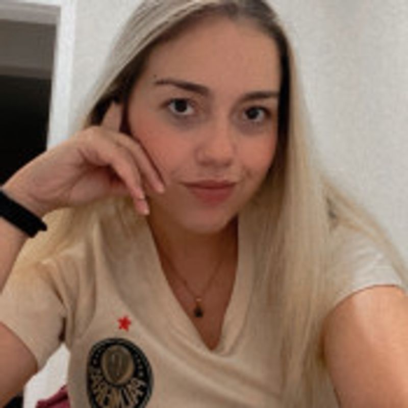 Joyce de Oliveira picture