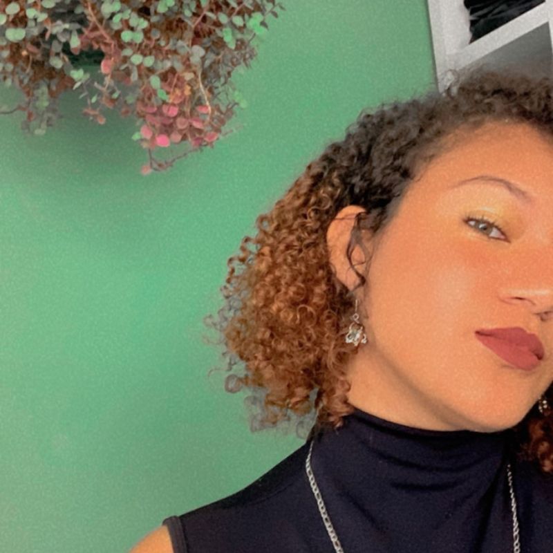 Arielle Souza picture