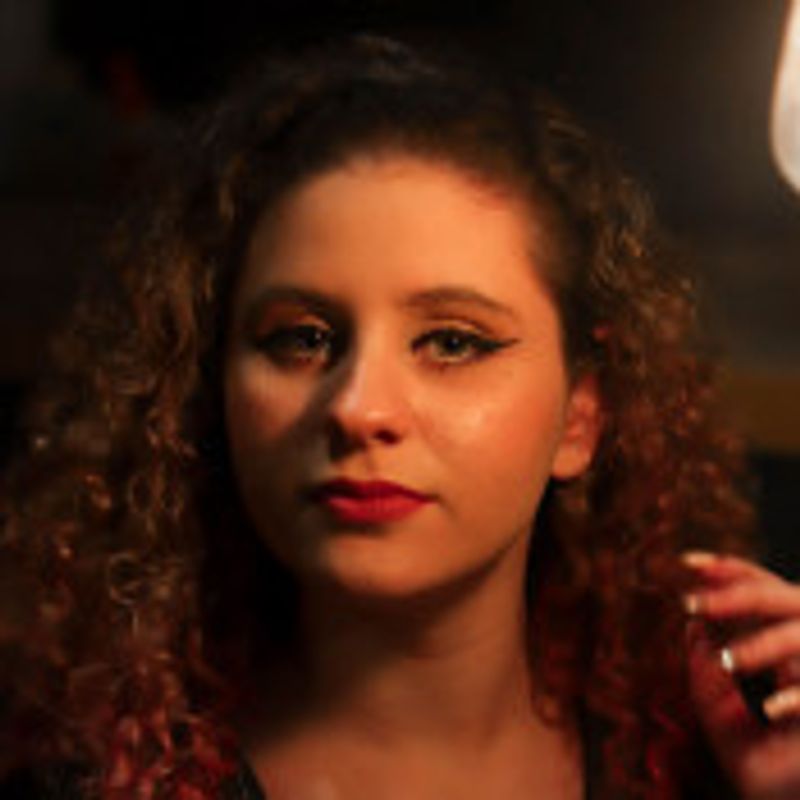 Juliana Esteves picture