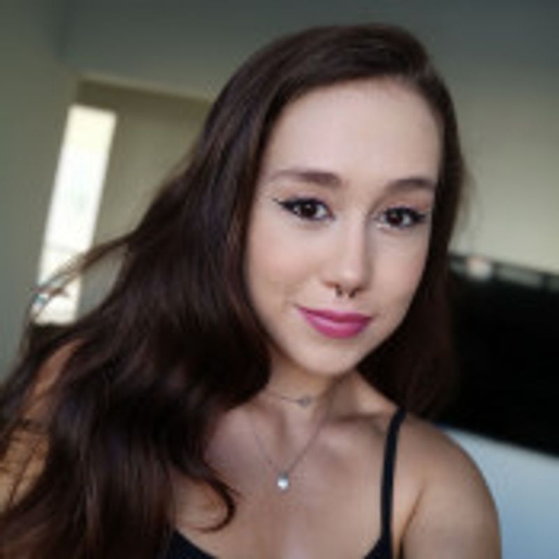 Juliana Peres picture