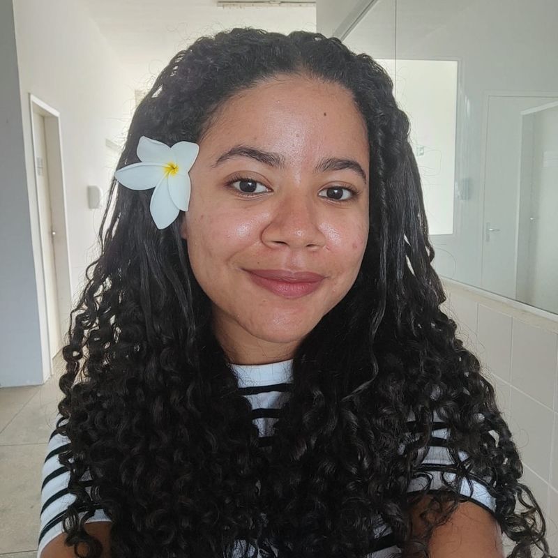 Kira Siqueira picture