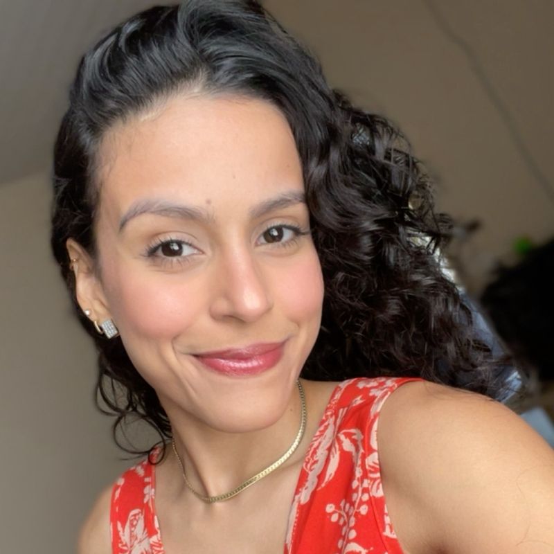 Gabriela Nunes picture