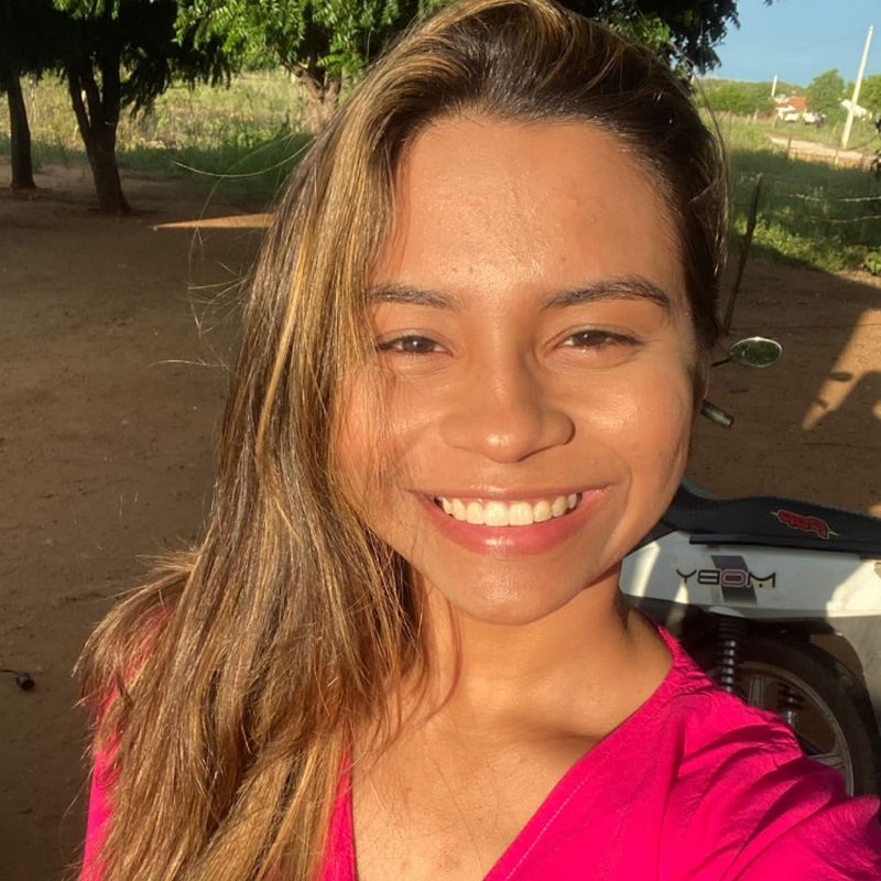 Bruna Cabral  picture