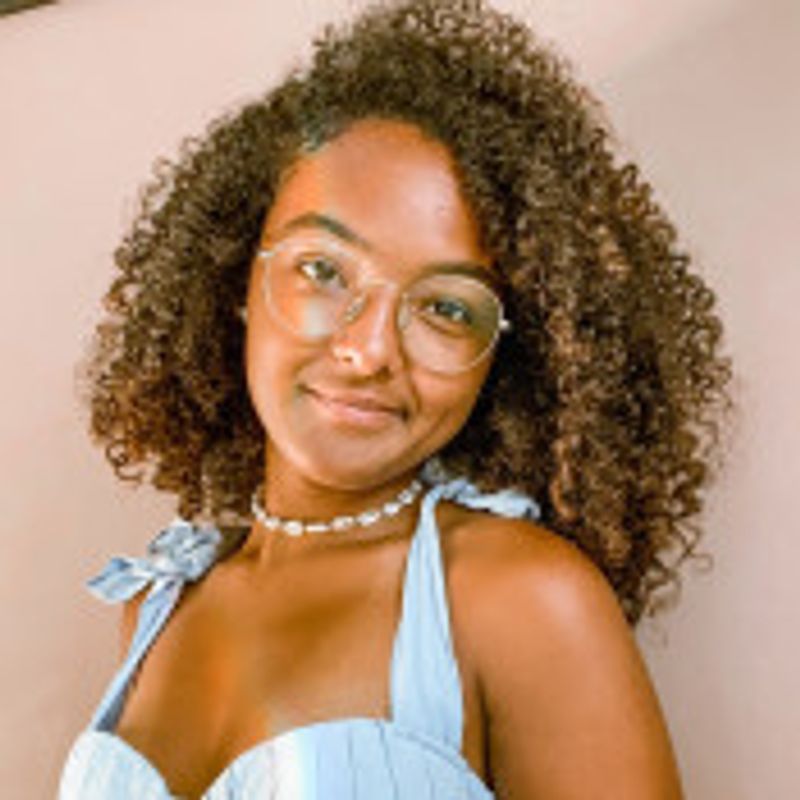 Lara Benjamin picture
