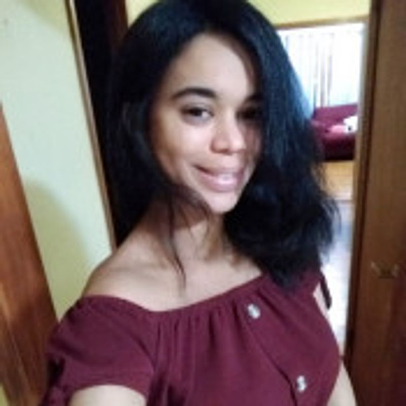 Viviane L.  picture