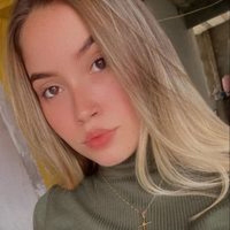 Júlia Oliveira picture