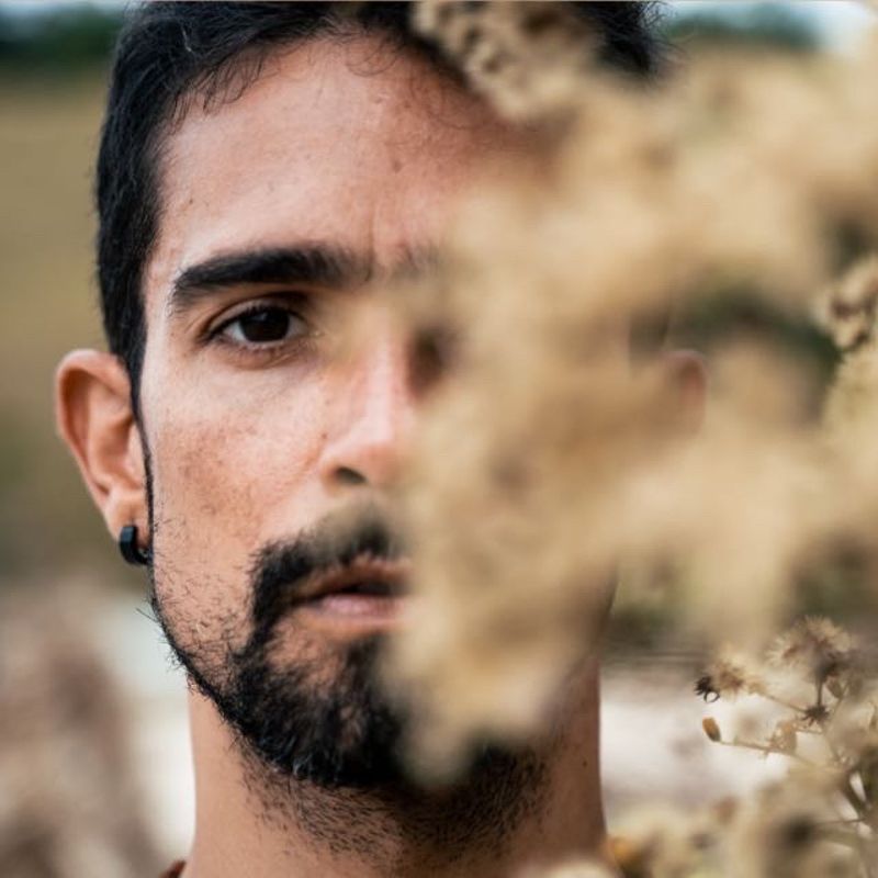 Caio Corrêa picture