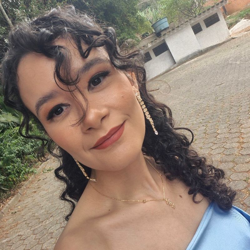 Débora Benício picture