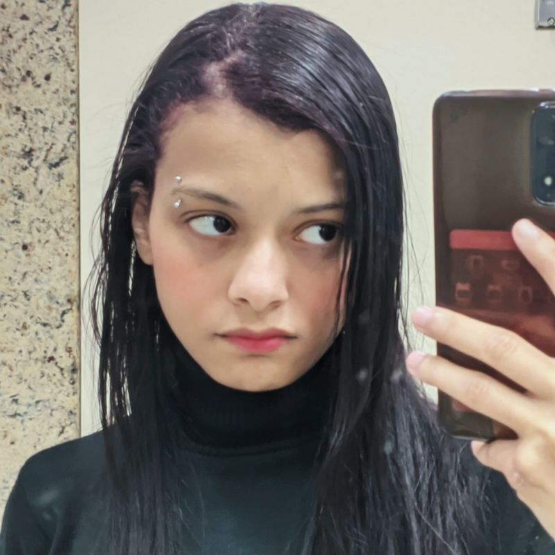 Julia Alvarenga picture