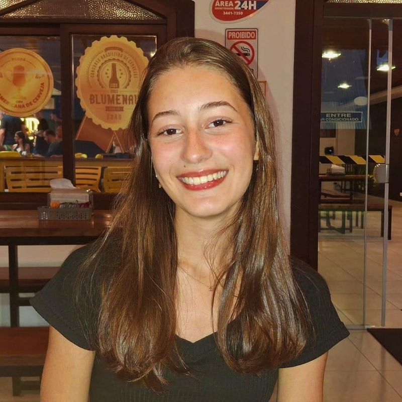 Luana Machado picture
