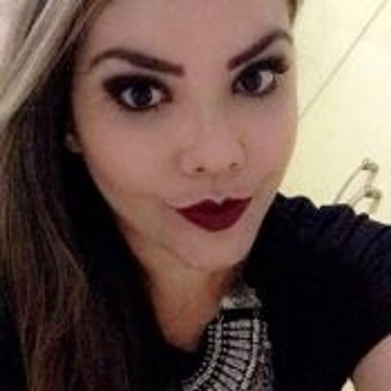 Estaliane Soares picture