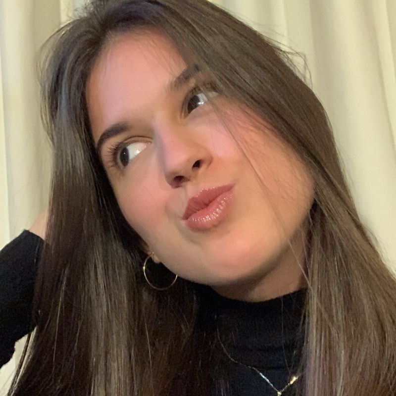Aline Medeiros picture